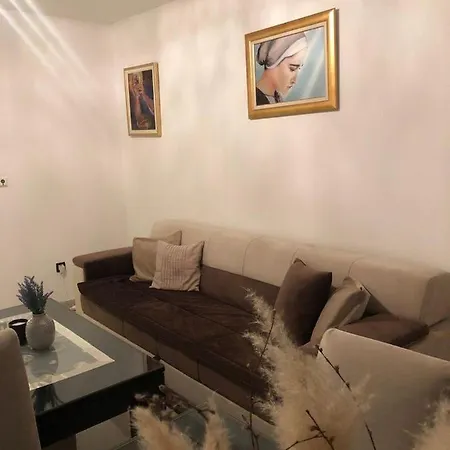 Nicola Apartment