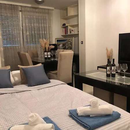 Nicola Apartment